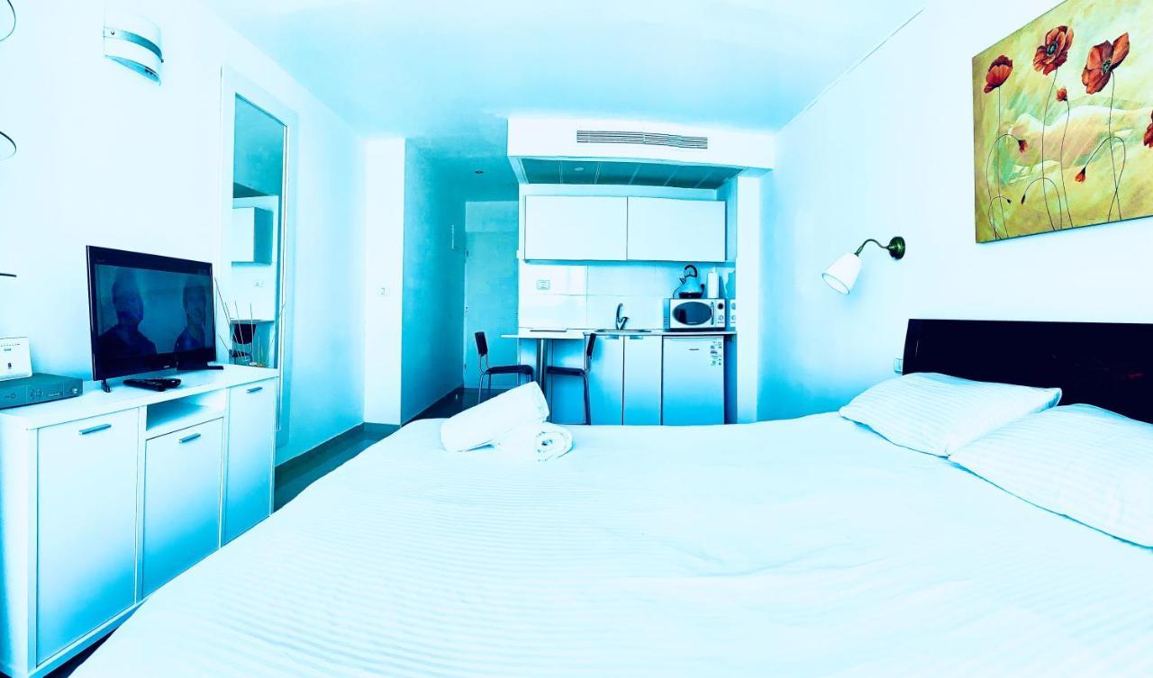 Sea Breeze Apartments Нетания Экстерьер фото