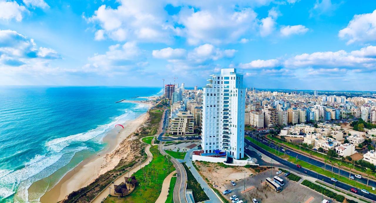 Sea Breeze Apartments Нетания Экстерьер фото