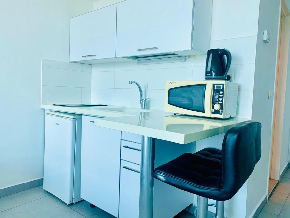 Sea Breeze Apartments Нетания Экстерьер фото