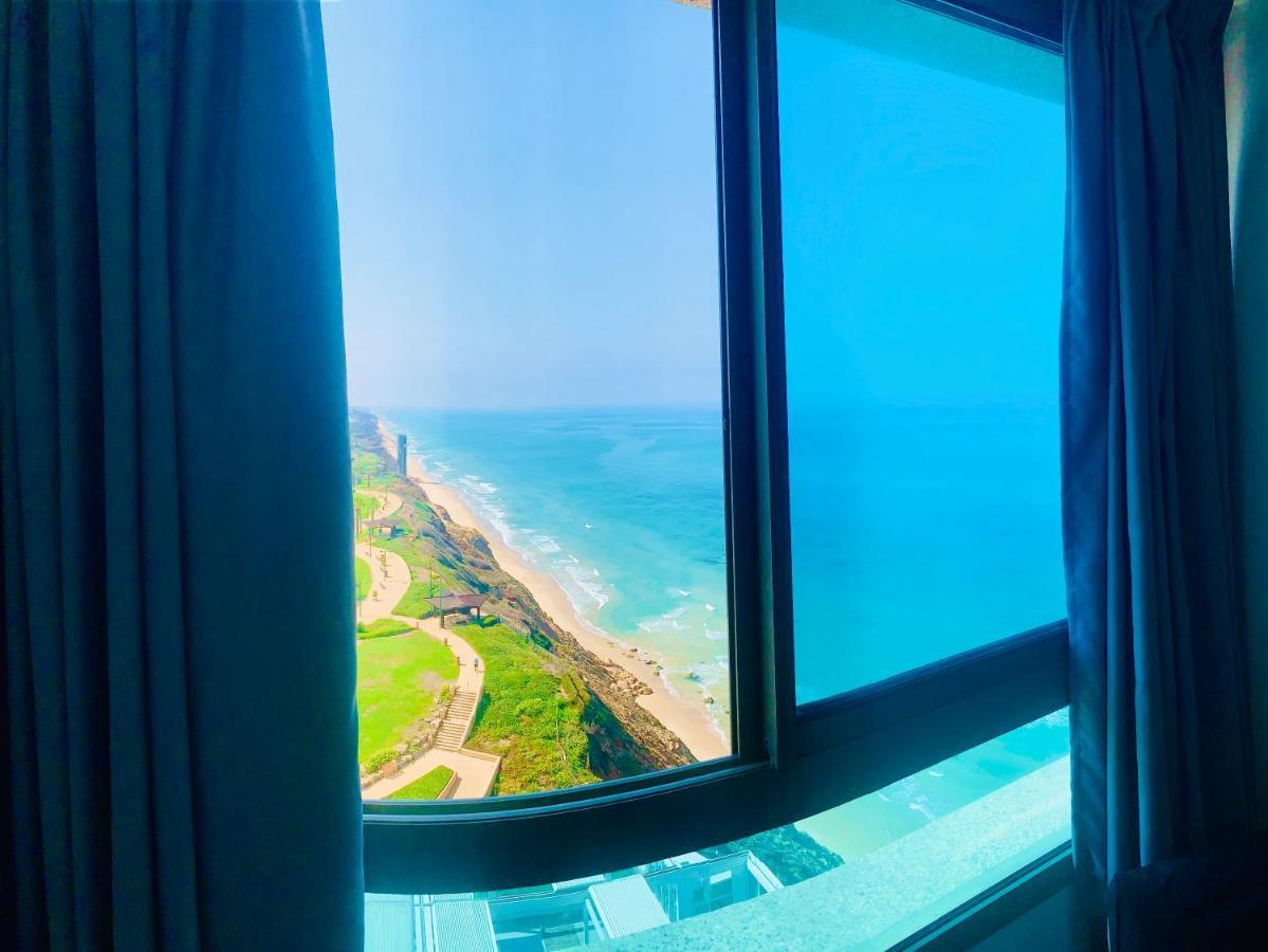 Sea Breeze Apartments Нетания Экстерьер фото