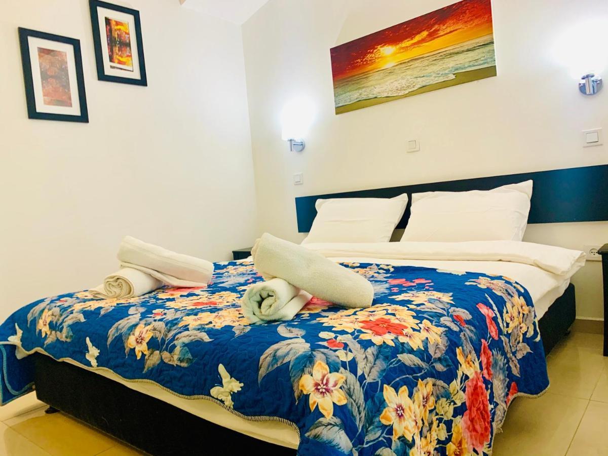Sea Breeze Apartments Нетания Экстерьер фото